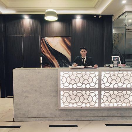 Hotel Almora Sky Near By Delhi International Airport With - Free Airport Pickup And Drop Yeni Delhi Dış mekan fotoğraf