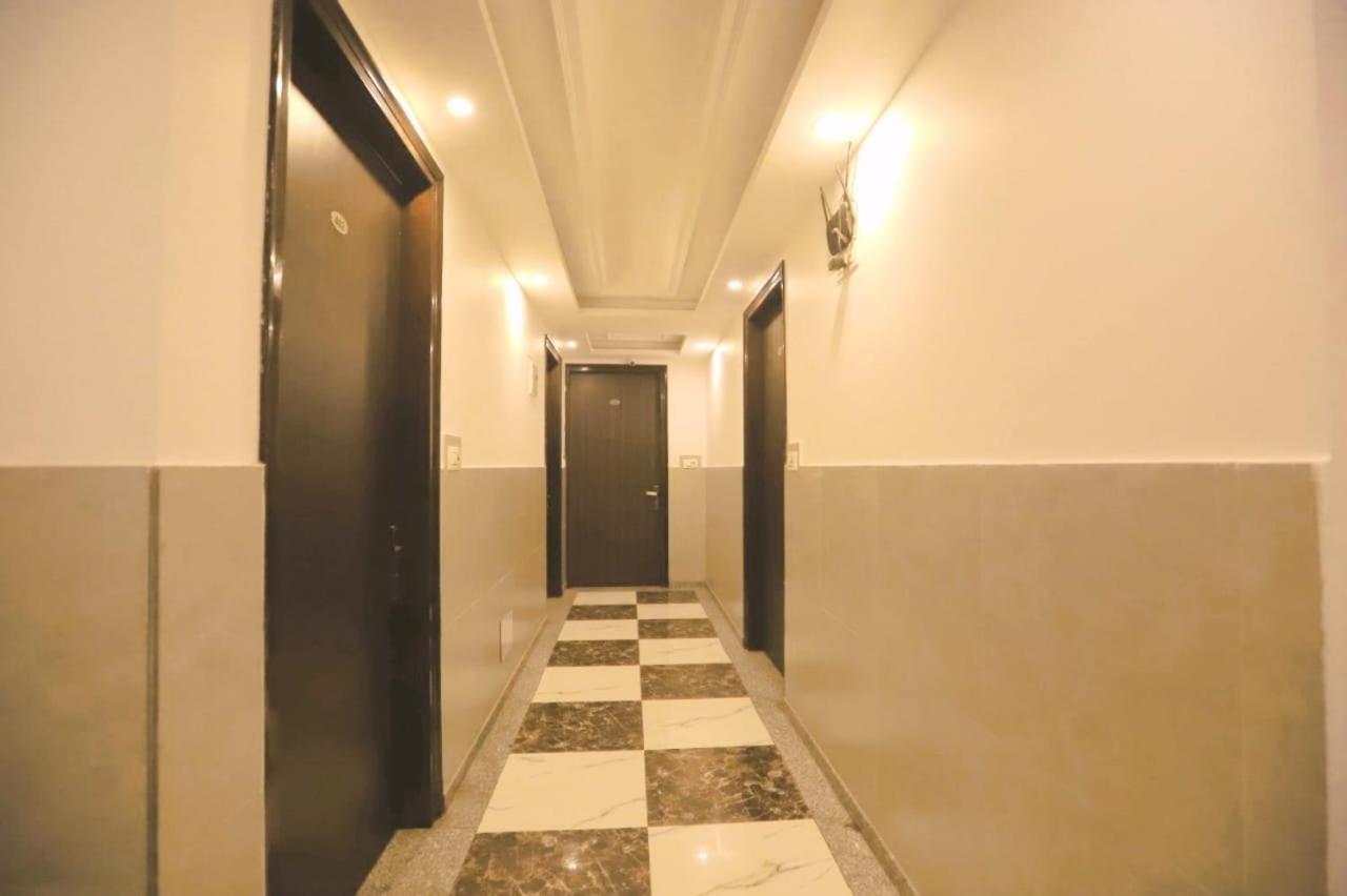Hotel Almora Sky Near By Delhi International Airport With - Free Airport Pickup And Drop Yeni Delhi Dış mekan fotoğraf