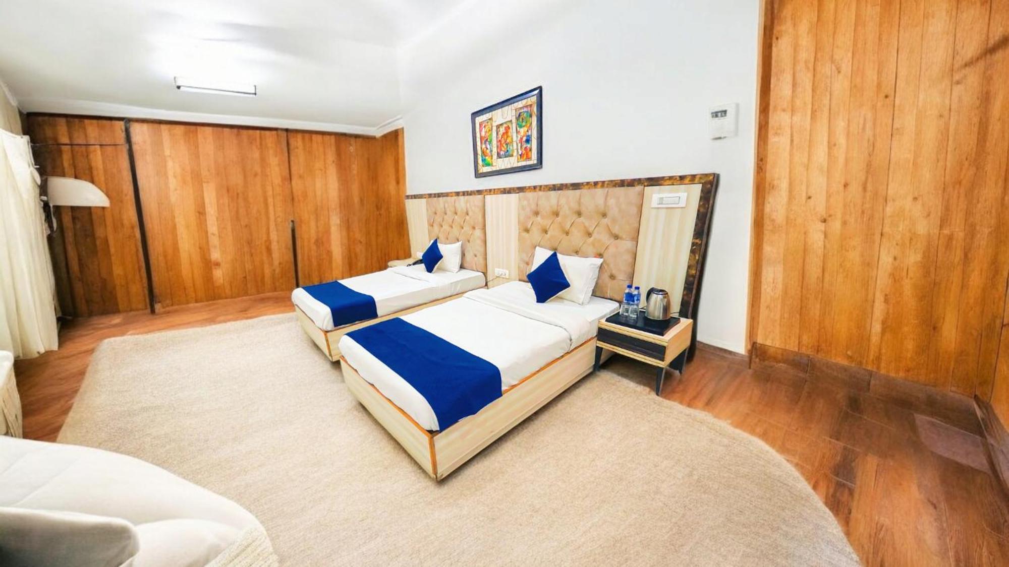 Hotel Almora Sky Near By Delhi International Airport With - Free Airport Pickup And Drop Yeni Delhi Dış mekan fotoğraf