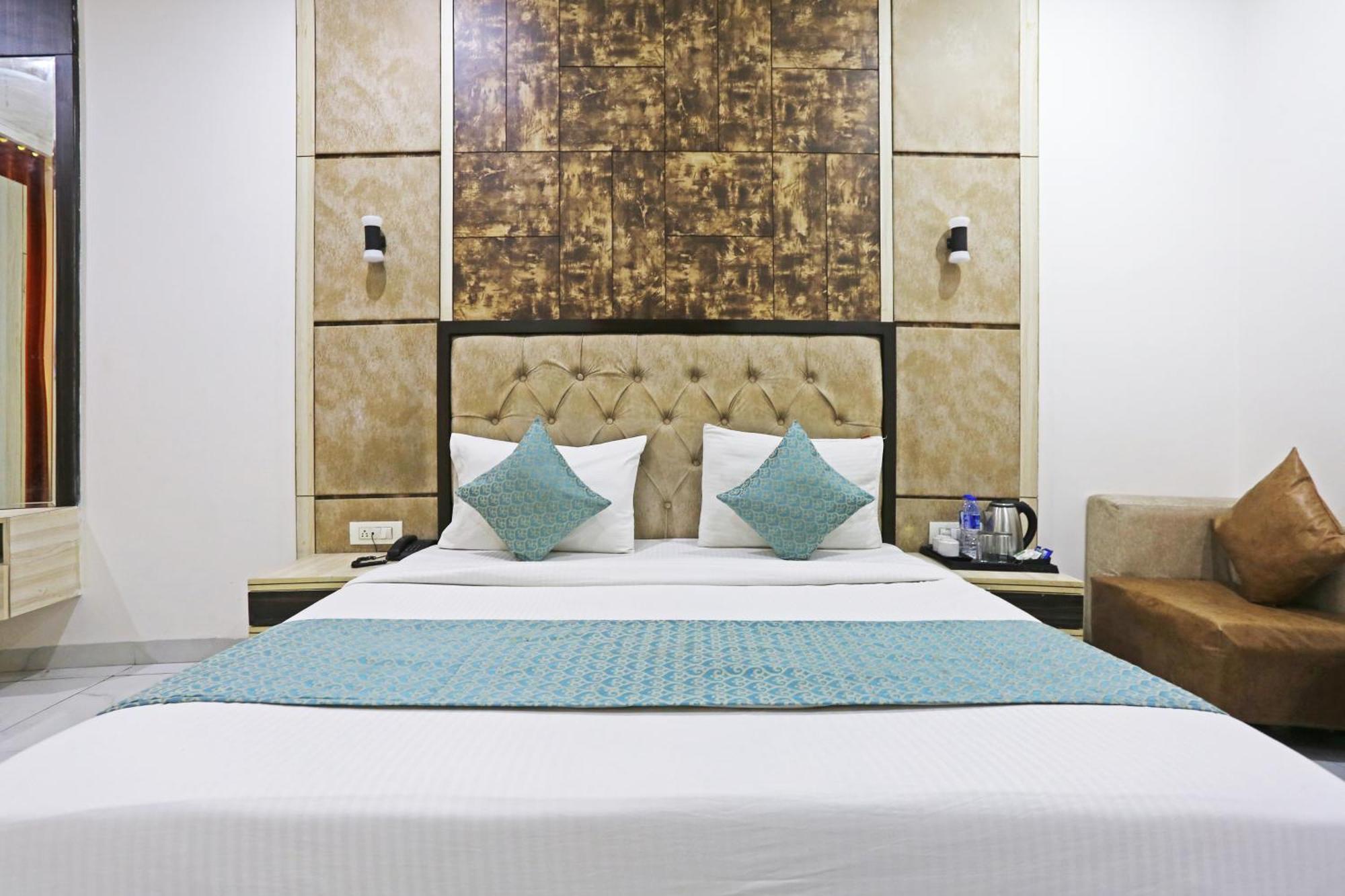 Hotel Almora Sky Near By Delhi International Airport With - Free Airport Pickup And Drop Yeni Delhi Dış mekan fotoğraf