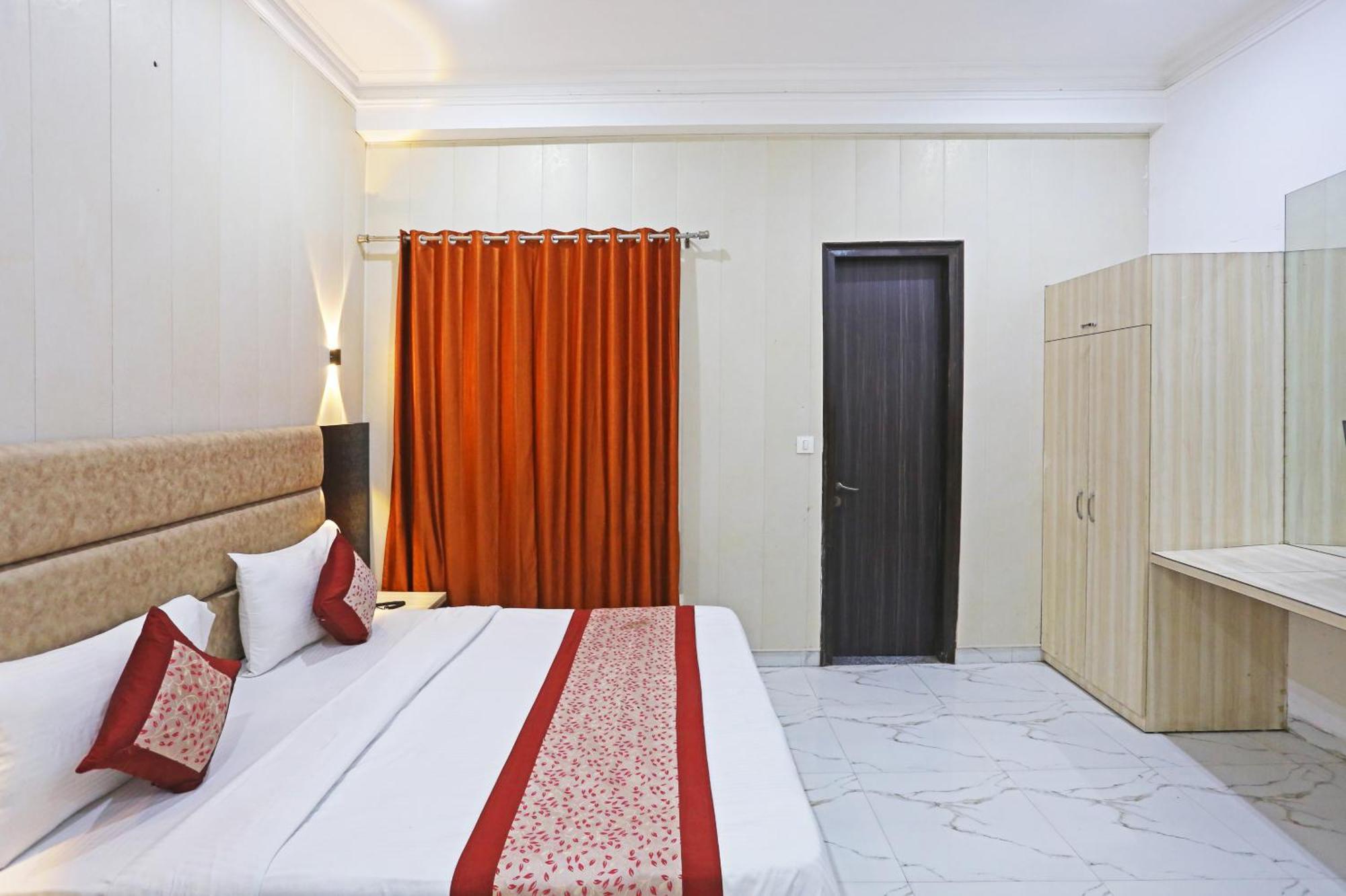Hotel Almora Sky Near By Delhi International Airport With - Free Airport Pickup And Drop Yeni Delhi Dış mekan fotoğraf
