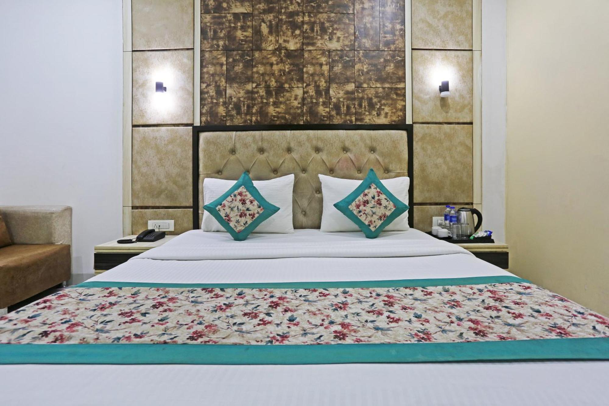 Hotel Almora Sky Near By Delhi International Airport With - Free Airport Pickup And Drop Yeni Delhi Dış mekan fotoğraf