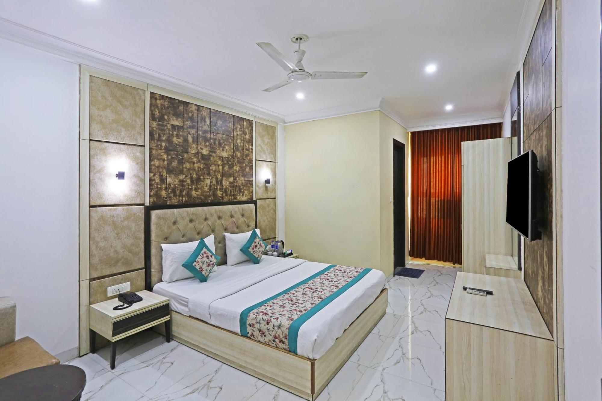 Hotel Almora Sky Near By Delhi International Airport With - Free Airport Pickup And Drop Yeni Delhi Dış mekan fotoğraf