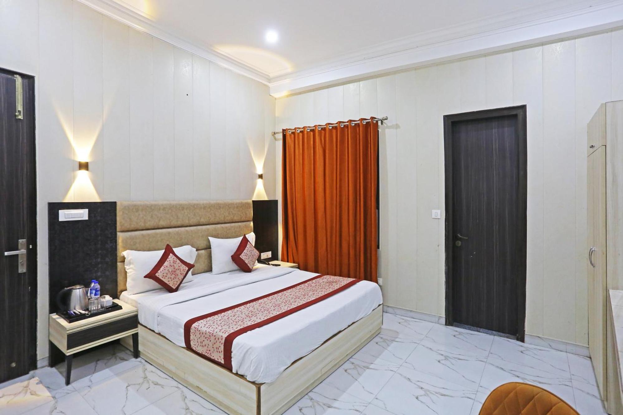 Hotel Almora Sky Near By Delhi International Airport With - Free Airport Pickup And Drop Yeni Delhi Dış mekan fotoğraf