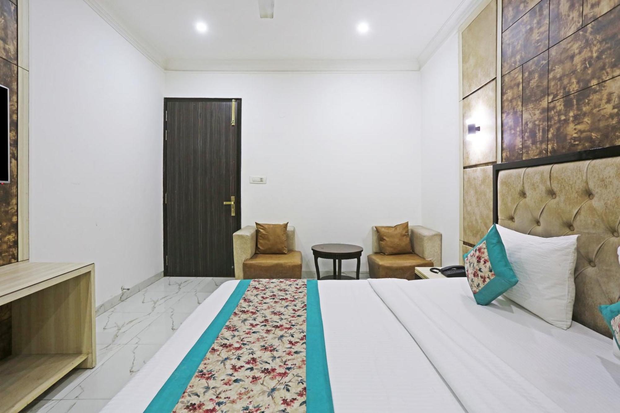 Hotel Almora Sky Near By Delhi International Airport With - Free Airport Pickup And Drop Yeni Delhi Dış mekan fotoğraf