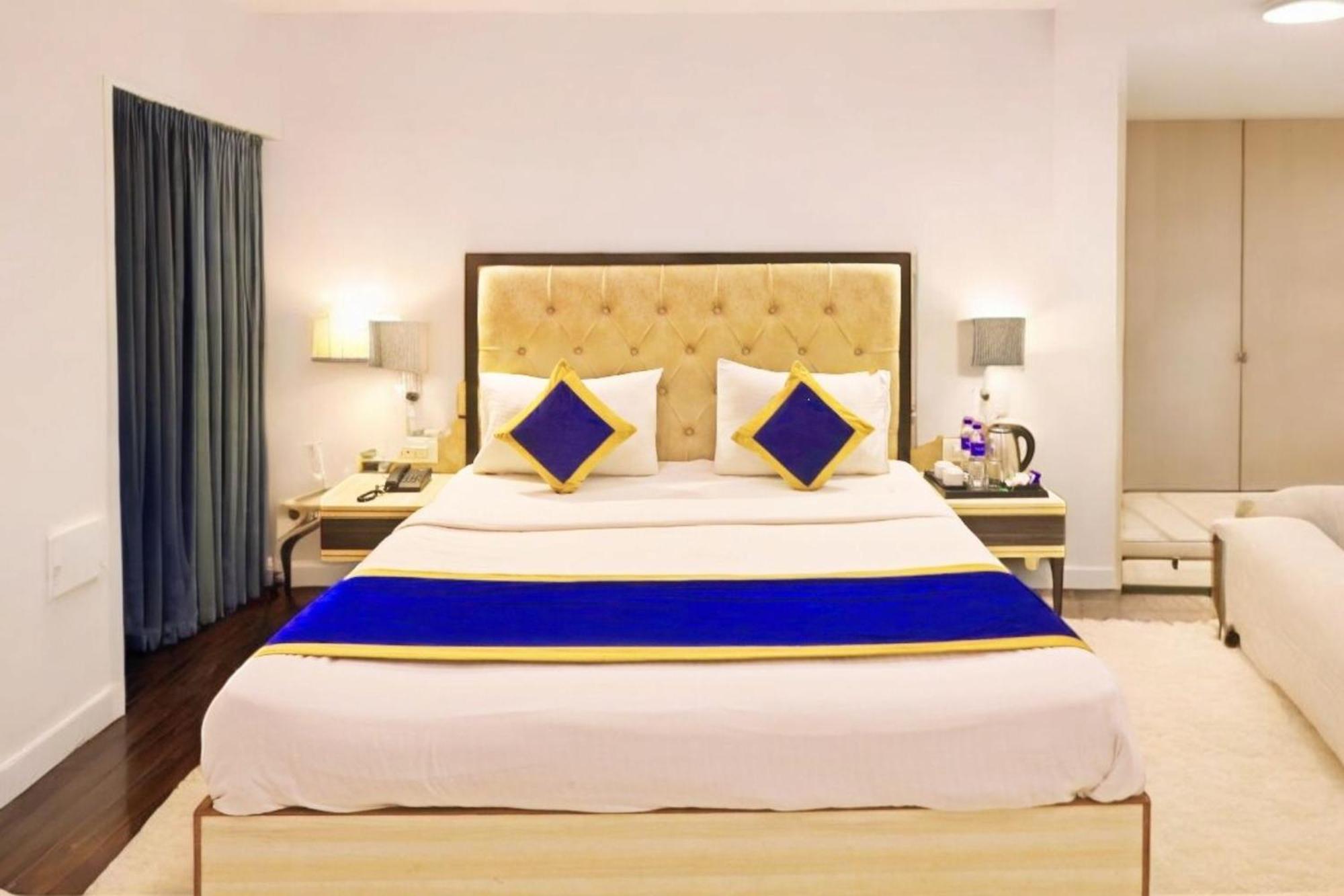 Hotel Almora Sky Near By Delhi International Airport With - Free Airport Pickup And Drop Yeni Delhi Dış mekan fotoğraf