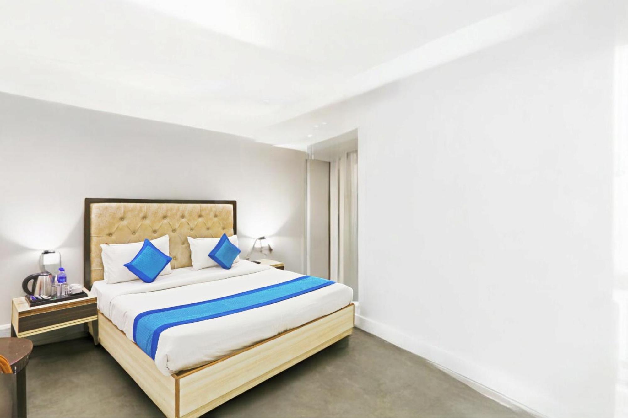 Hotel Almora Sky Near By Delhi International Airport With - Free Airport Pickup And Drop Yeni Delhi Dış mekan fotoğraf